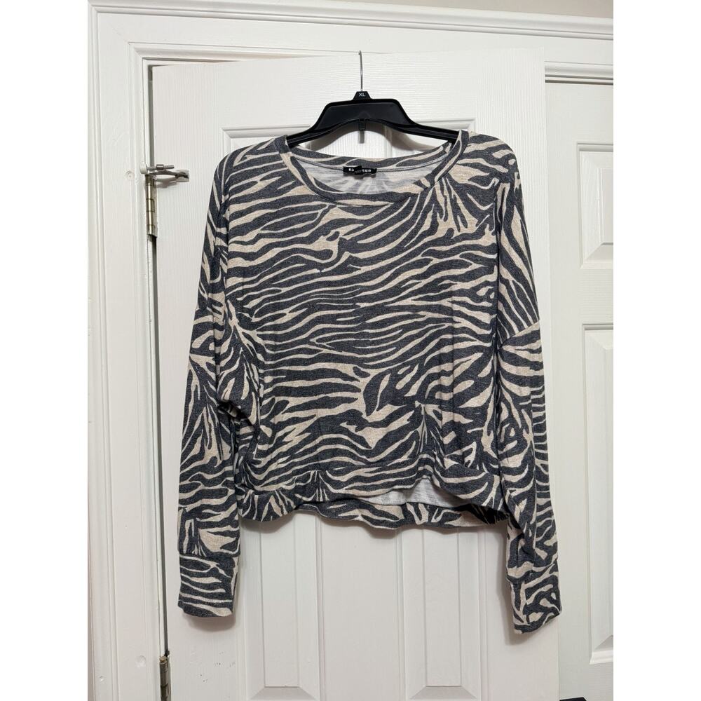 express womens animal print fitted batwing top size M